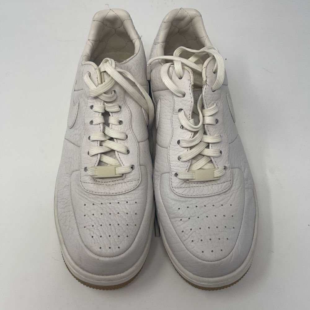 Nike Women's White Low-Cup Lace-Up Shoes Size 10